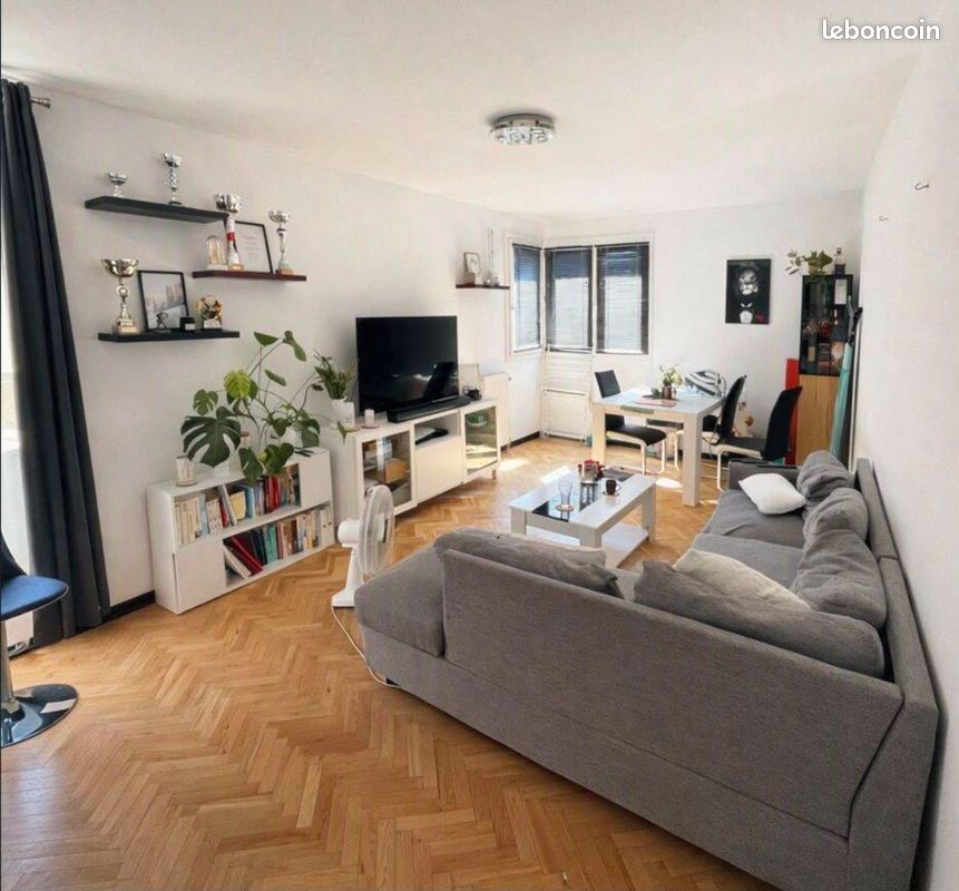 Appartement 2 pièces 56 m² · à Sainte-Geneviève-des-Bois · 56 m² · 160 000 €