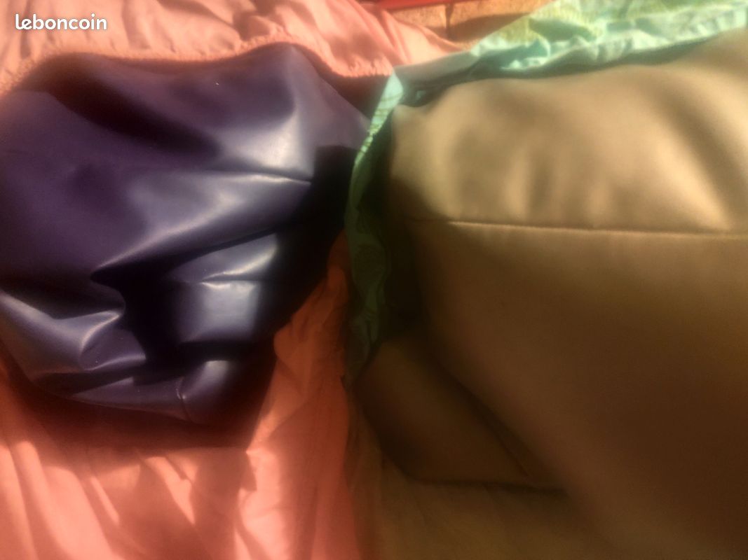 Vends pouf poire en simili (image 1)