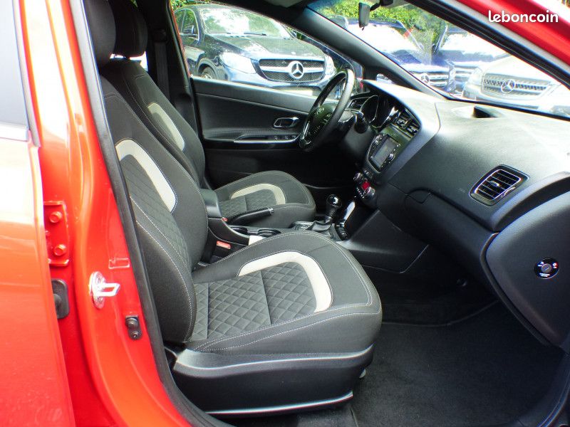 Kia CEE'D 1.6 CRDI 136CH GT LINE DCT (image 12)