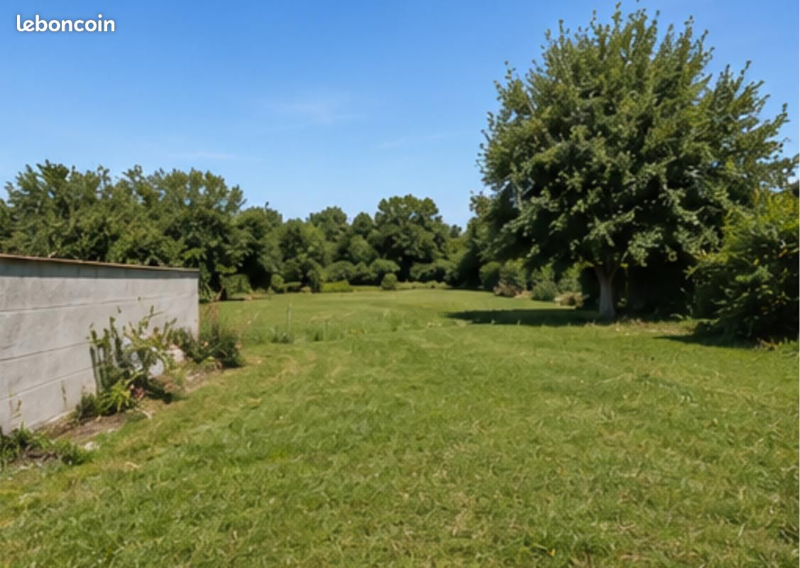 Terrain 885 m² Loire Les Marais · à Loire-les-Marais · 69 900 €