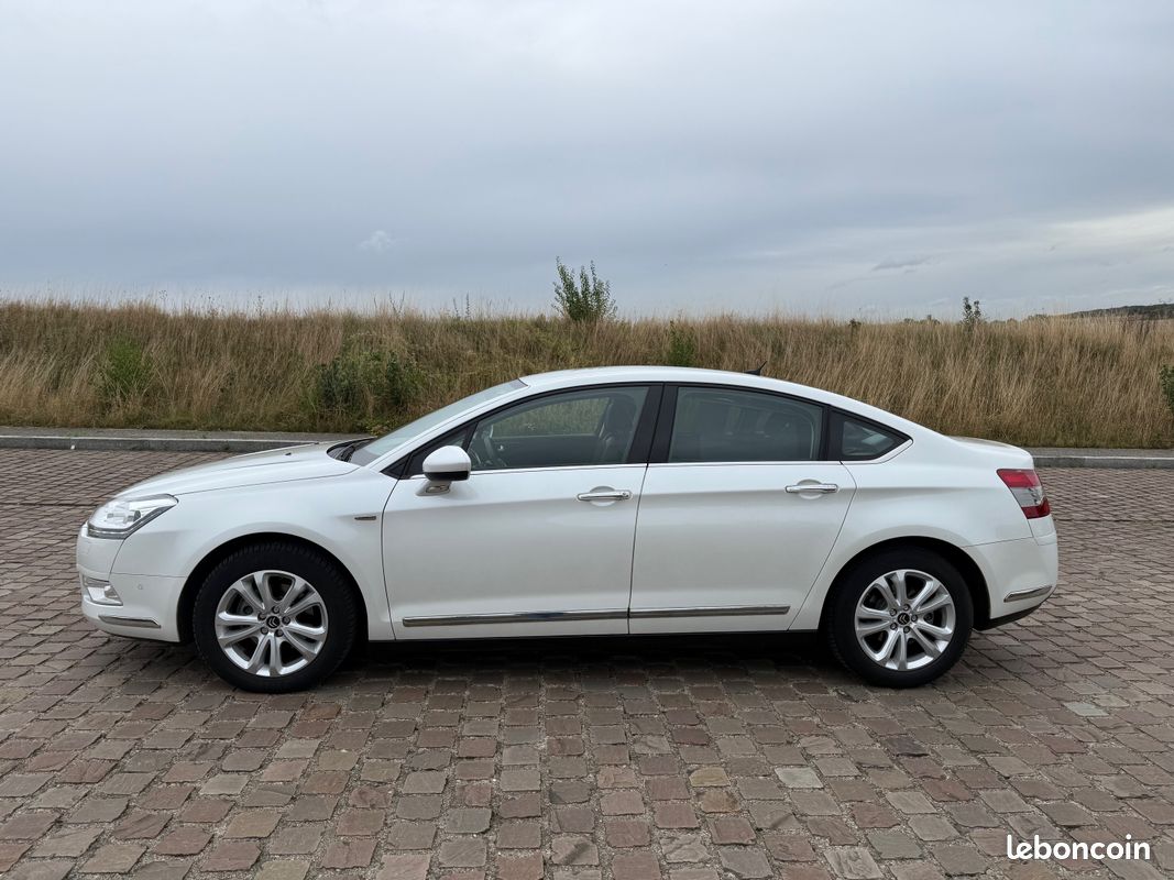 Citroen c5 exclusive 2.0 hdi 163cv annee 2013 (image 1)