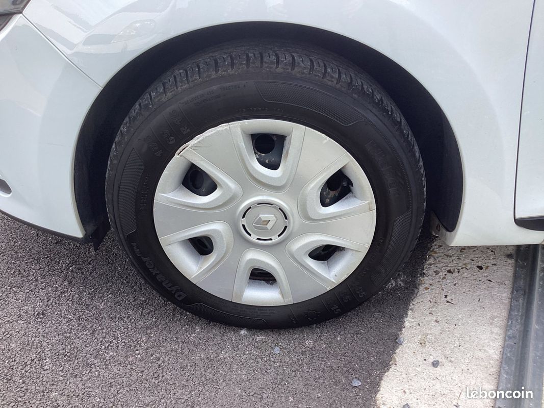 Renault CLIO IV DCI 75ch Business Eco2 (image 30)