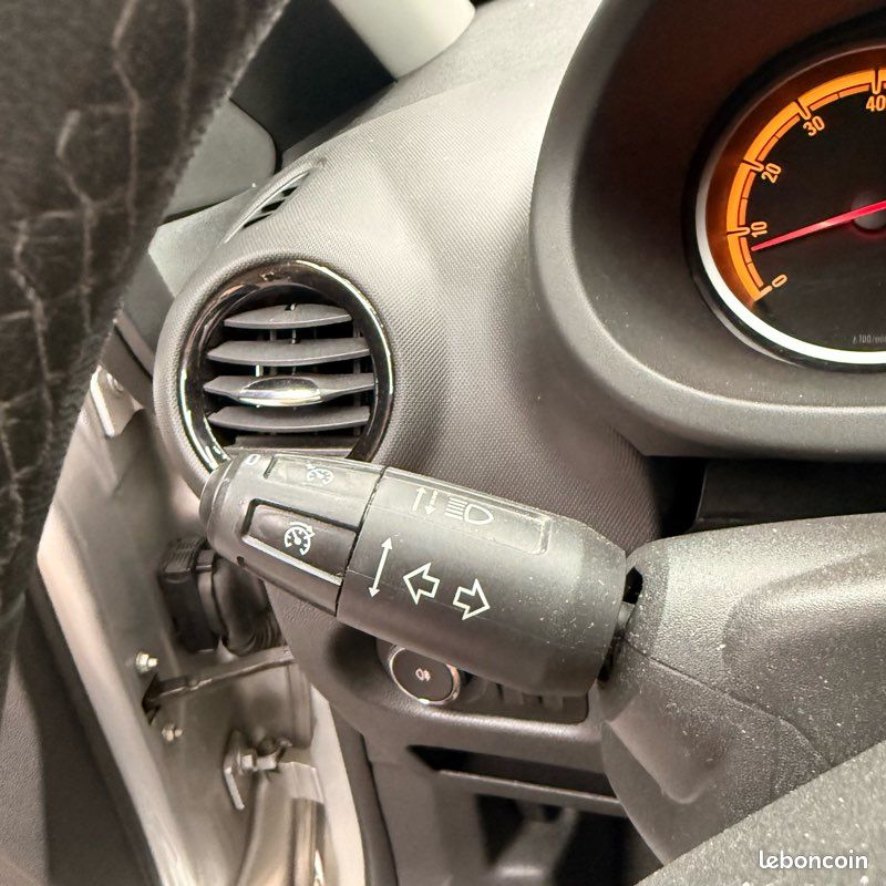 Opel corsa active - Clim - CarPlay - régulateur (image 14)