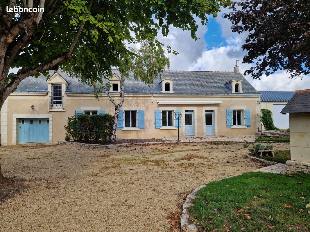 Maison 8 pièces 165 m² · à Brissac Loire Aubance · 165 m² · 295 000 €