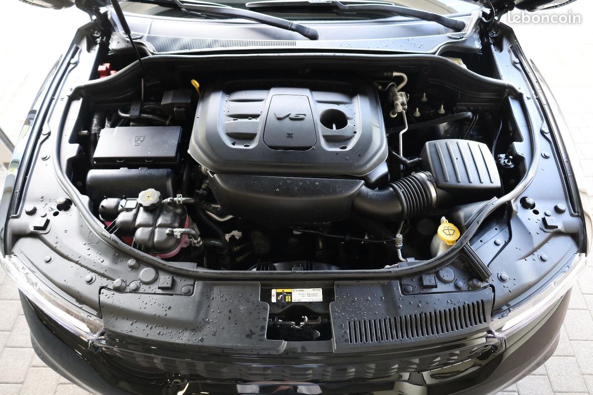 Dodge DURANGO SXT Plus AWD V6 3.6 309 ch – 7 places – Caméra – Attelage – R20 (image 18)