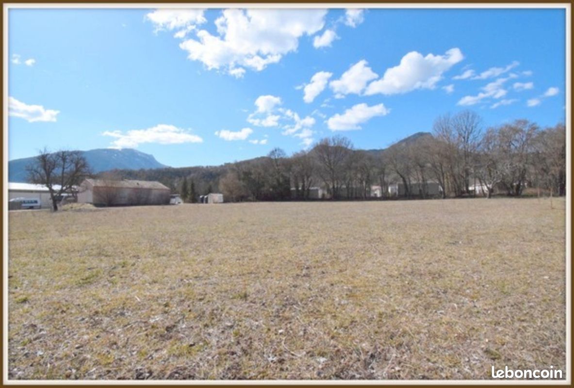 Terrain 1 550 m² Castellane · 100 000 €