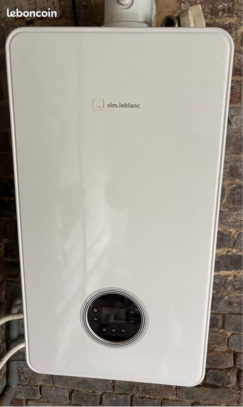 Chaudière Gaz Condensation ELM LEBLANC 25kW (2024) + Thermostat (image 1)