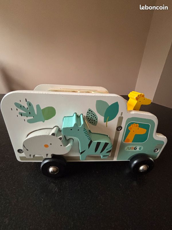 Camion d'encastrement en bois Vert Baudet (image 6)