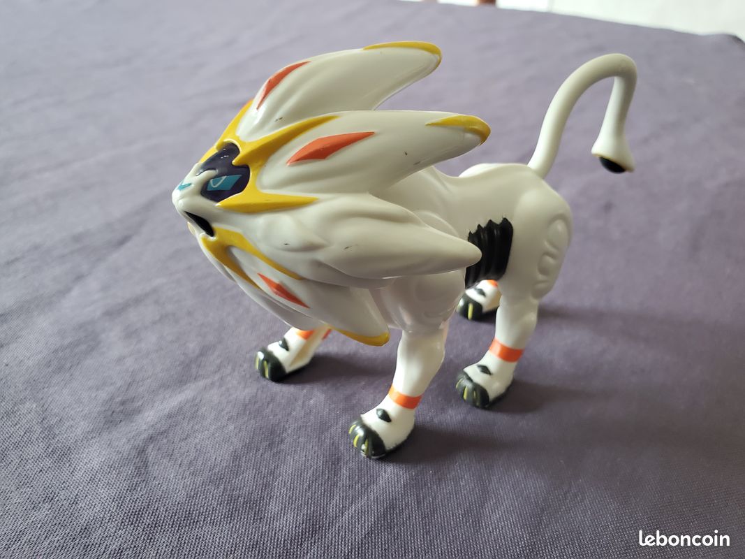 Figurine solgaleo (image 1)