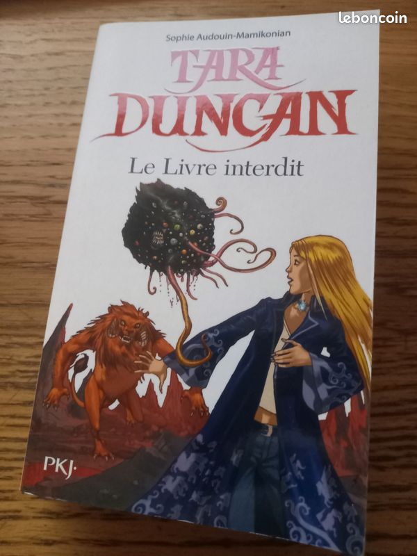 Tara Duncan - tome 2 (le livre interdit) - par Sophie Audouin-Mamikonian - Éditions Pocket Jeunesse (image 2)