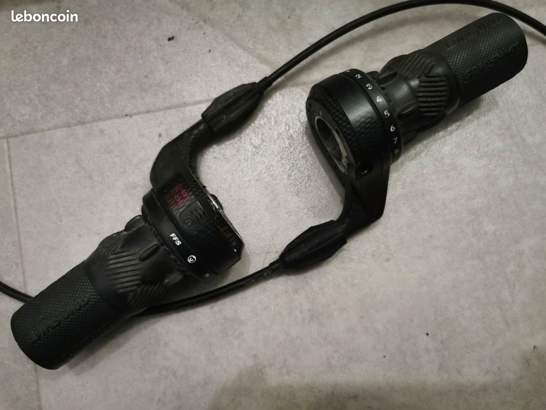 Poignées De Vitesse SRAM 7.0 3x9 Vitesses (Réf 22580) – Occasion