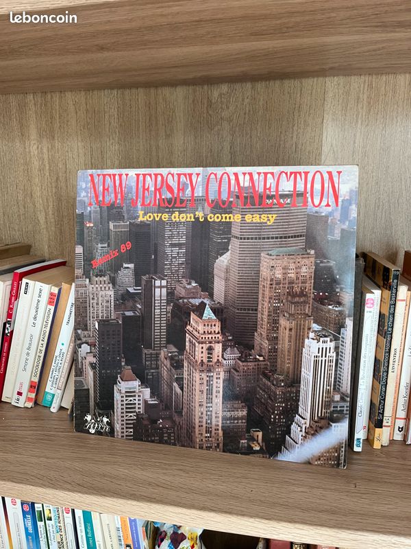 Titre : The New Jersey Connection - Love Don't Come Easy (Remix 89) - Disque Vinyle 12" 33T (Pressage de 1989) (image 1)