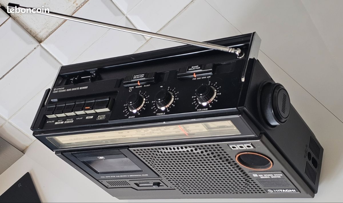 Poste radio cassette Fiât bravo pas tester dans son jus A626