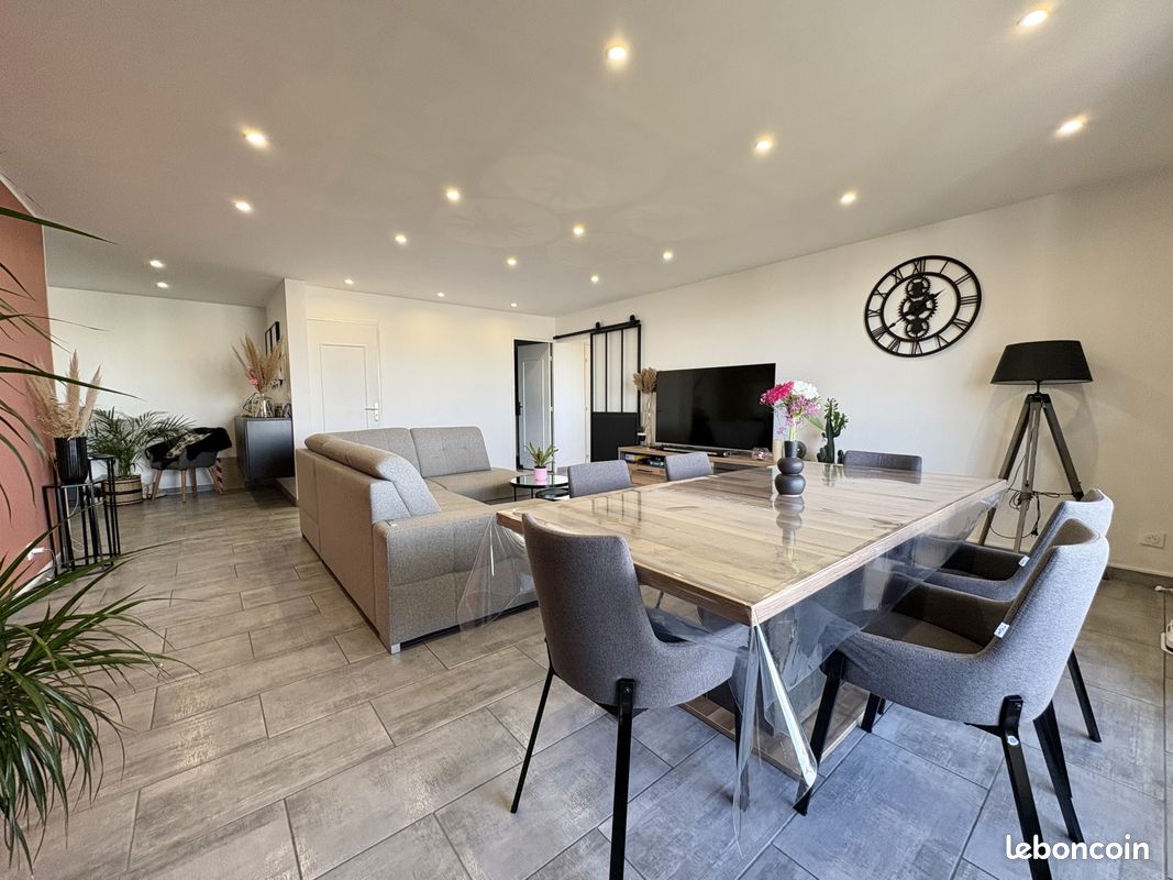 Appartement 3 pièces 90 m² · à Saint-Étienne · 90 m² · 164 000 €