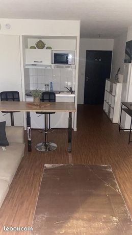 Loue studio meublé proche hôtel de ville et gare quartier aiguerelles