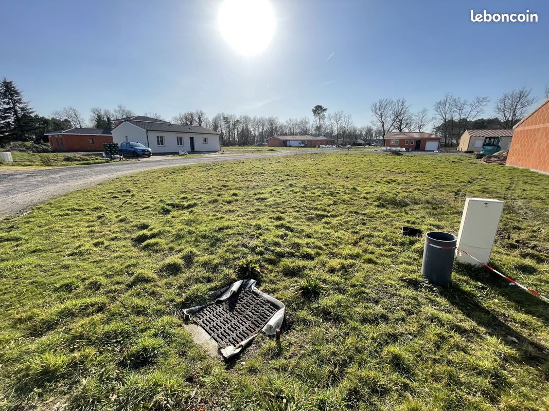 Terrain à bâtir de 512 m² à ARSAC (33) · 135 000 €