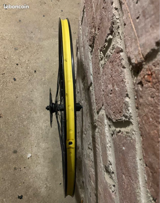 Ruota Posteriore Oval Concepts 327 700c &ndash; Tubeless, 8/10 Velocit&agrave;, 130mm, QR
