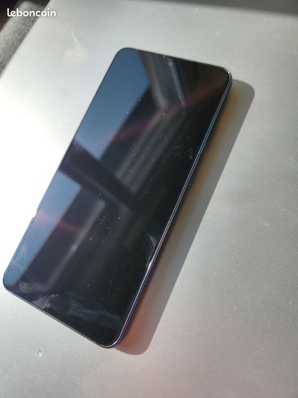 Samsung S21 (image 1)