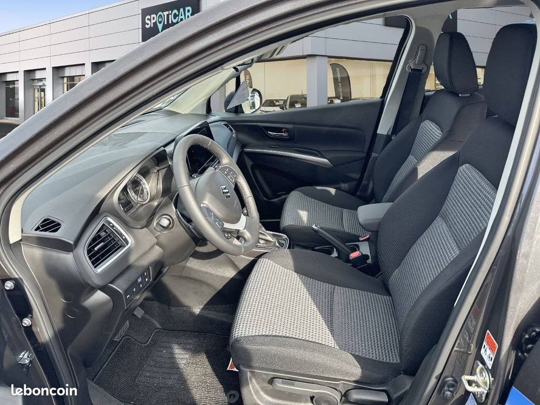 SUZUKI S-Cross 1.5 Dualjet Hybrid Auto Privilège (image 9)
