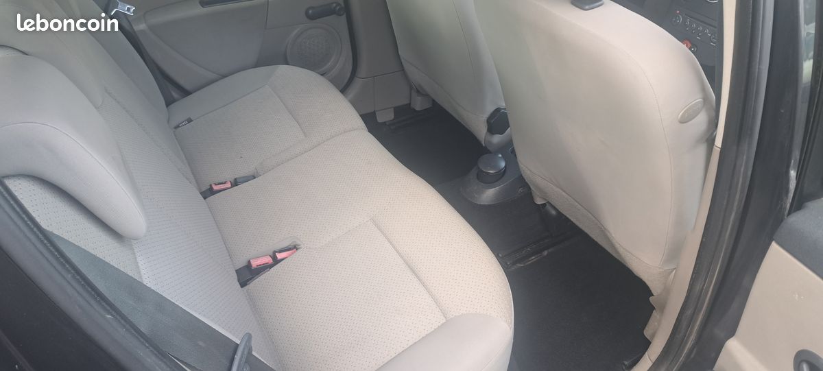 Clio 3 (image 3)