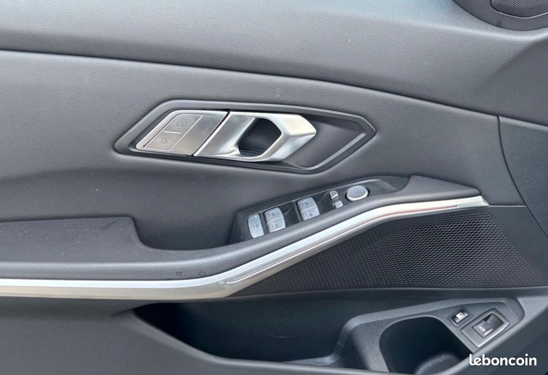 BMW Série 3 TOURING 330e 292 19KW / CAMÉRA 360° ATTACHE REMORQUE AFFICHAGE TETE HAUTE REGULATEUR ... (image 15)