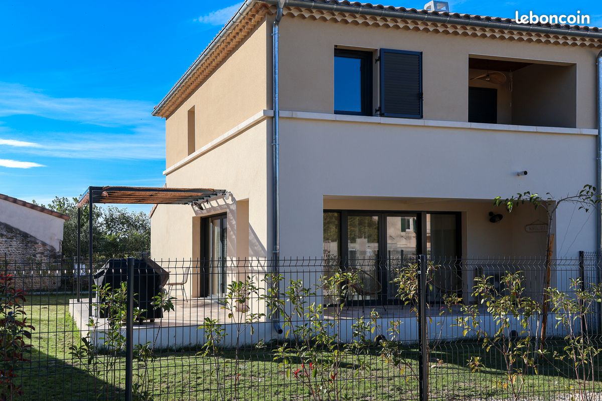 Maison 4 pièces 100 m² · à Sainte-Cécile-les-Vignes · 100 m² · 344 000 €