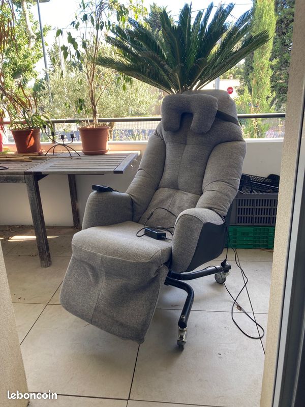 Fauteuil relaxation électrique (image 1)