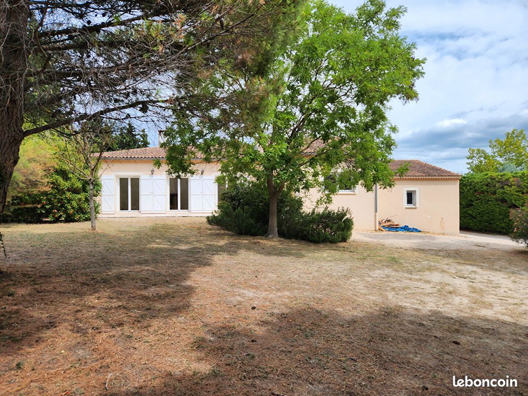 Maison 4 pièces 155 m² · à Saint-Saturnin-lès-Avignon · 155 m² · 484 000 €