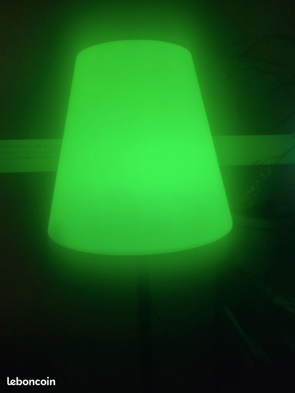 Lampadaire terrasse bluetooth (image 2)