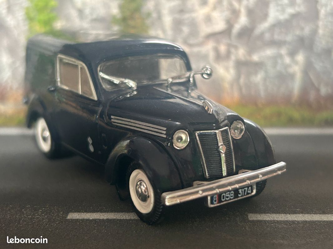 Verem V389 – Renault Juvaquatre Gendarmerie Nationale, échelle 1/43, Bleu – Miniature Occasion