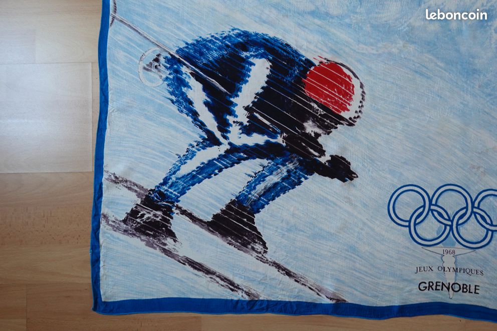 Foulard Vintage Sport Foulard Officiel Jeux Olympiques D'hiver Grenoble 1968 - Acétate, 83x86cm, Vintage Jeux Olympiques D'hiver