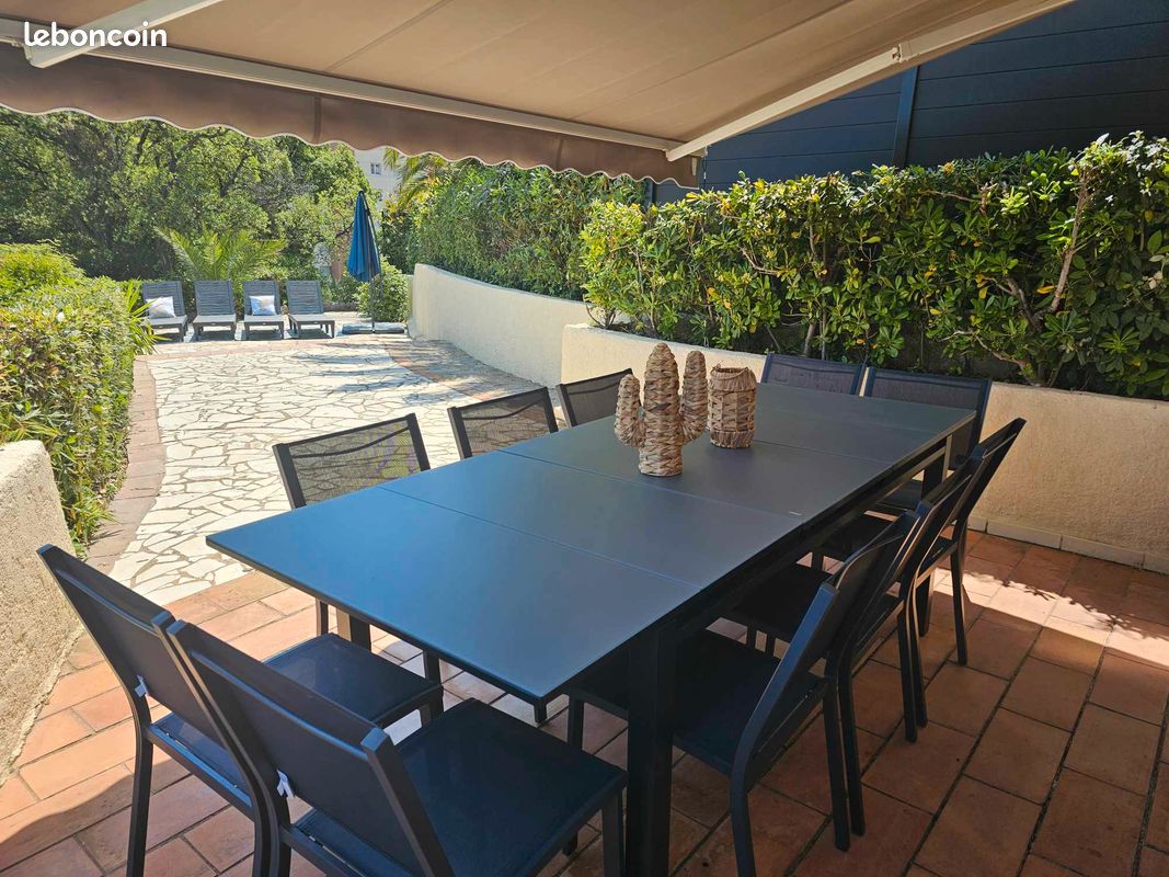 Mazet cosy climatisé - Capacité 10 personnes - Piscine en copropriété, terrasses & jardin - Plage accessible à pied - Ville Sainte-Maxime (image 2)