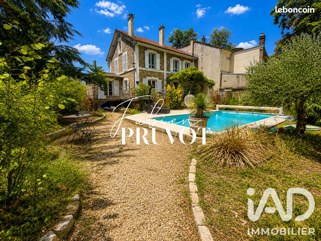 Maison 7 pièces 150 m² · à Beauchamp · 150 m² · 699 000 €