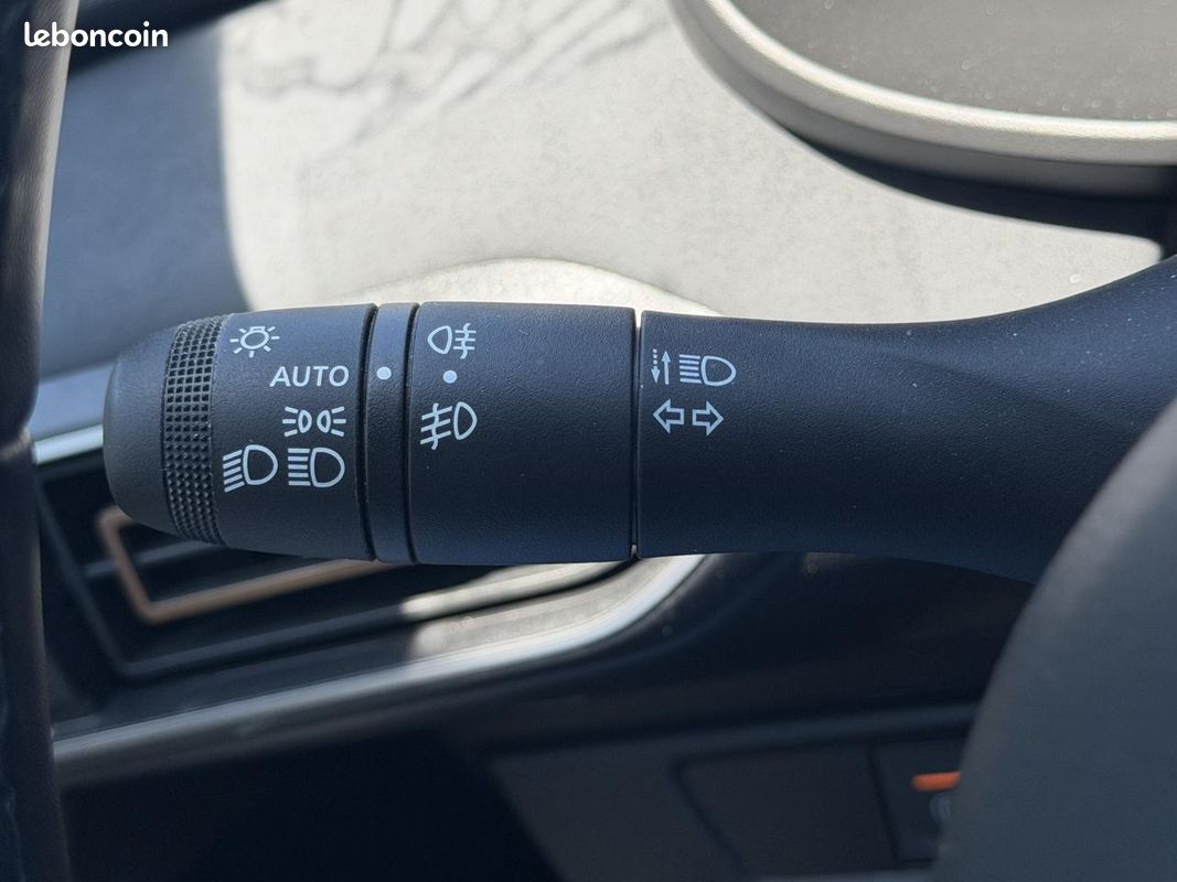 Dacia jogger 1.6 hybride 140 7pl automatique + camera de recul + gps + alerte angle mort (image 19)