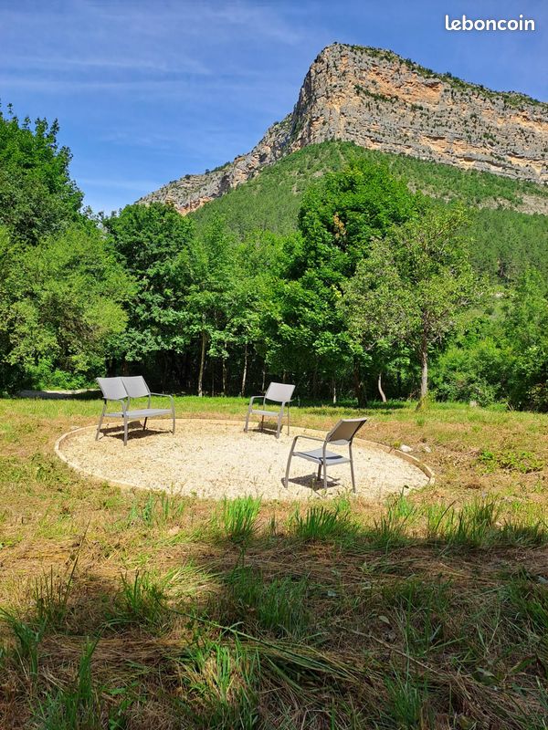 Terrain 3637 m² · à Rémuzat · 3 637 m² · 27 000 €