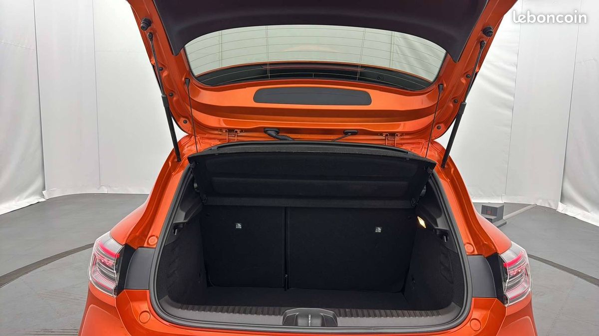 Renault clio e tech full hybrid 145 techno (image 16)