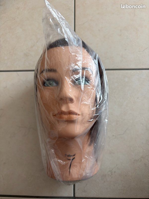 Tête d'apprentissage coiffure 7e Élément – Cheveux Naturels (image 1)