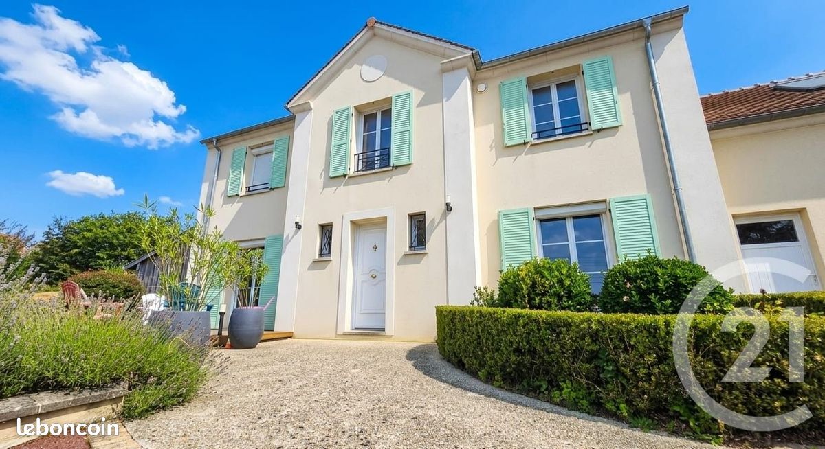 Maison 9 pièces 230 m² · à Grisy-les-Plâtres · 230 m² · 549 000 €