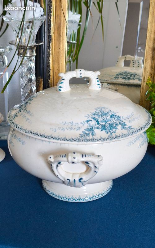 GRANDE SOUPIÈRE EN Terre de Fer motif floral rose - XXieme siècle EUR 45,00 - FR