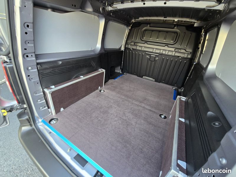 Peugeot PARTNER XL DIESEL 130CH Automatique 2pl Pack chantier (image 16)