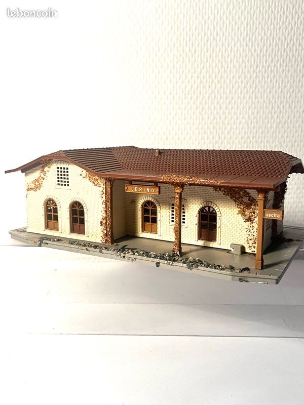 Modèle De Gare HO Avec Plate-Forme Et Auvent - Zalati 1:87 Pour Trains Miniatures Et Maquettes
