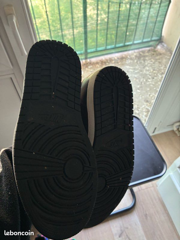 Jordan 1 low (image 3)