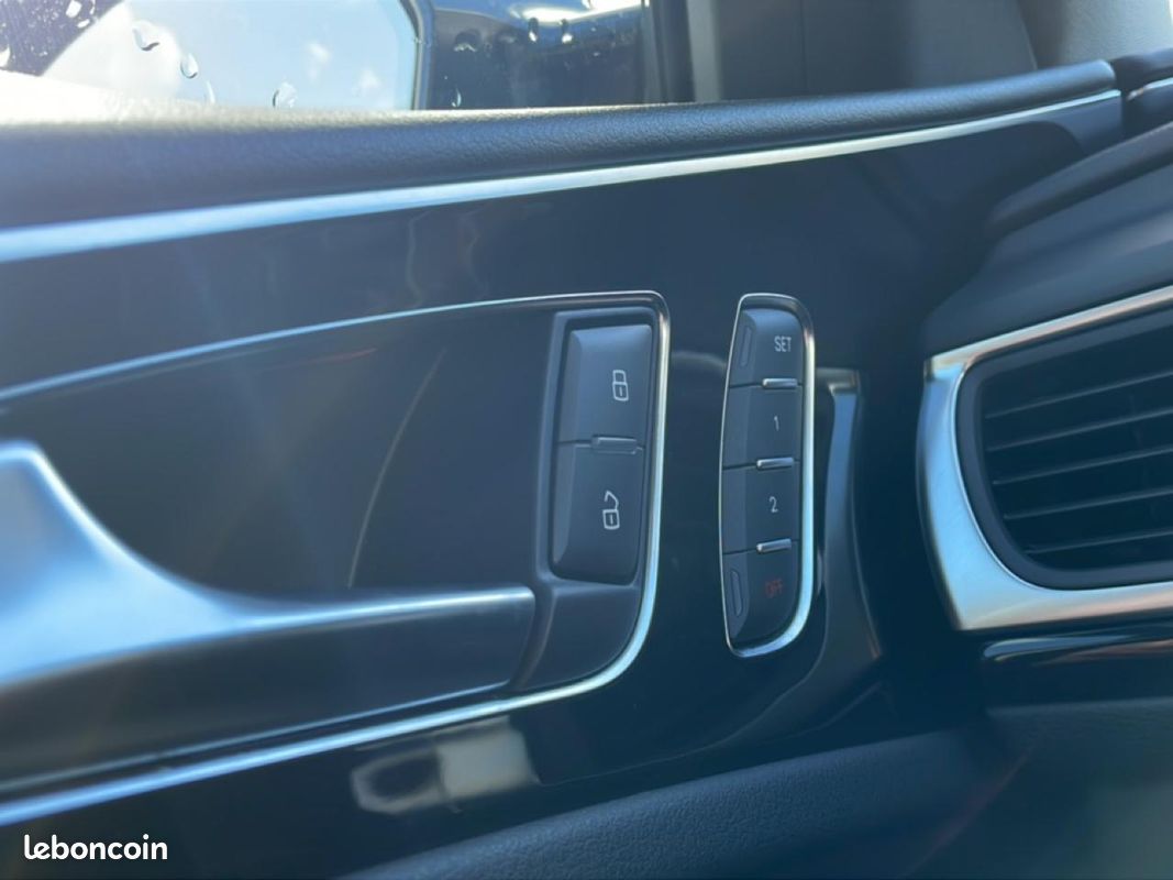 AUDI A6 2.0 tdi 190 ultra ambition luxe s tronic 7 (image 33)