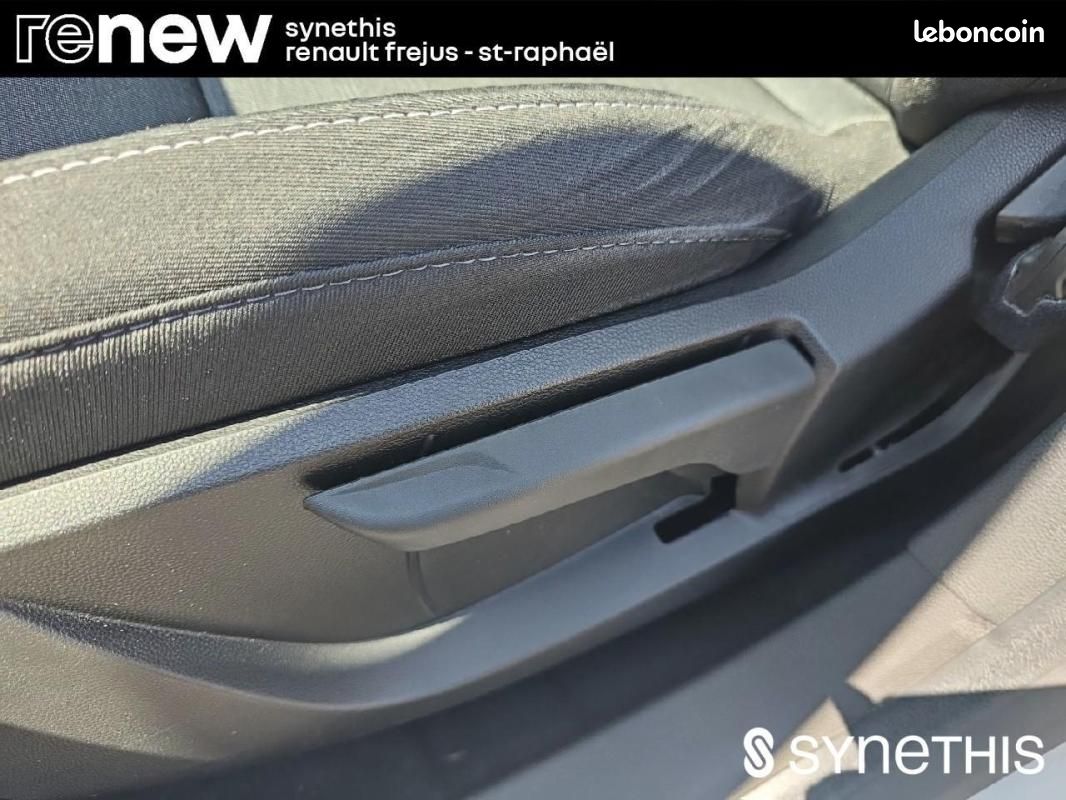 Renault Captur E-Tech 145 - 21 Zen (image 15)