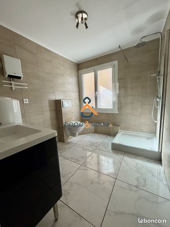https://img.leboncoin.fr/api/v1/lbcpb1/images/a6/bf/a5/a6bfa517738bb2e01a6417a863e0243650a51941.jpg?rule=ad-image