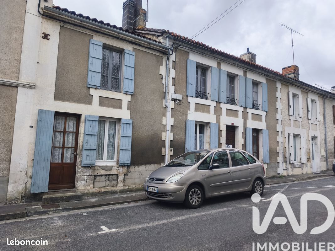 Maison 6 pièces 107 m² · à Coteaux-du-Blanzacais · 107 m² · 96 000 €