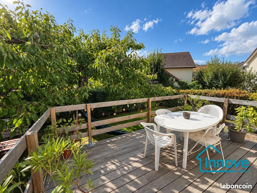 Maison 7 pièces 142 m² · aux Clayes-sous-Bois · 142 m² · 568 000 €