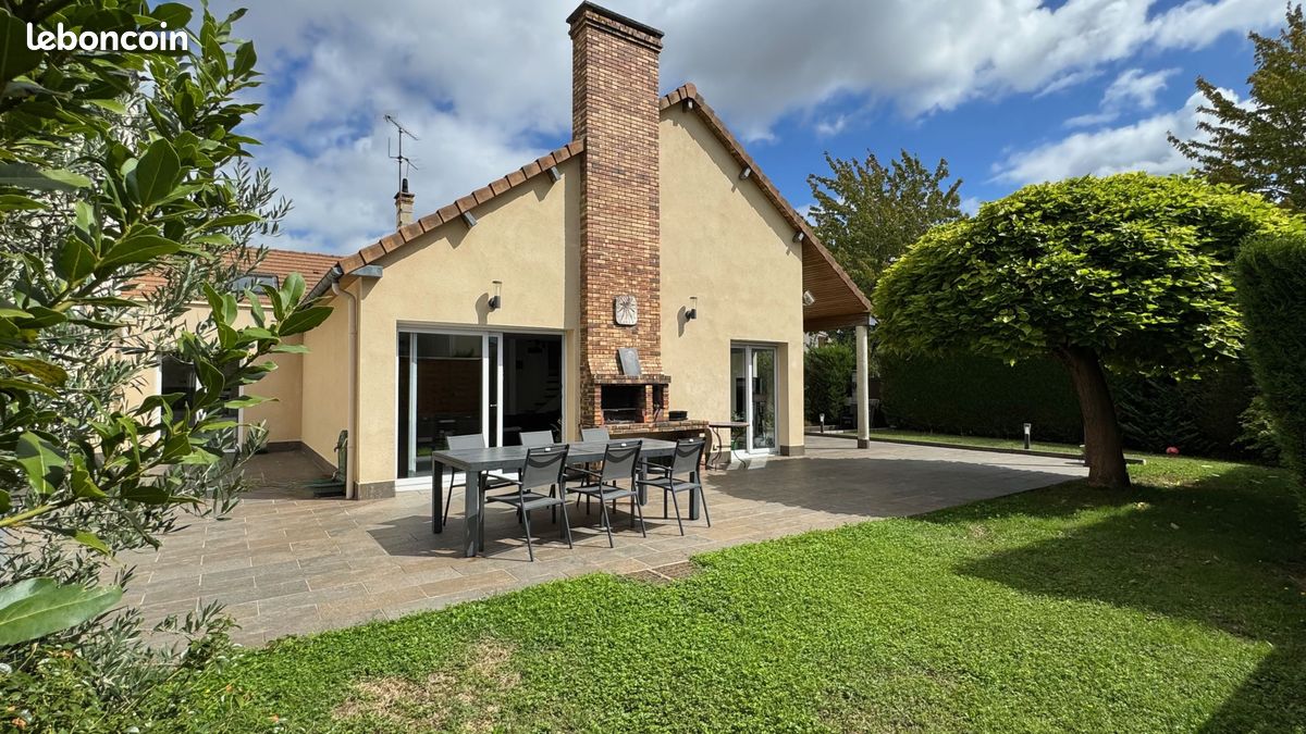 Maison 8 pièces 212 m² · à Bois-d'Arcy · 212 m² · 830 000 €