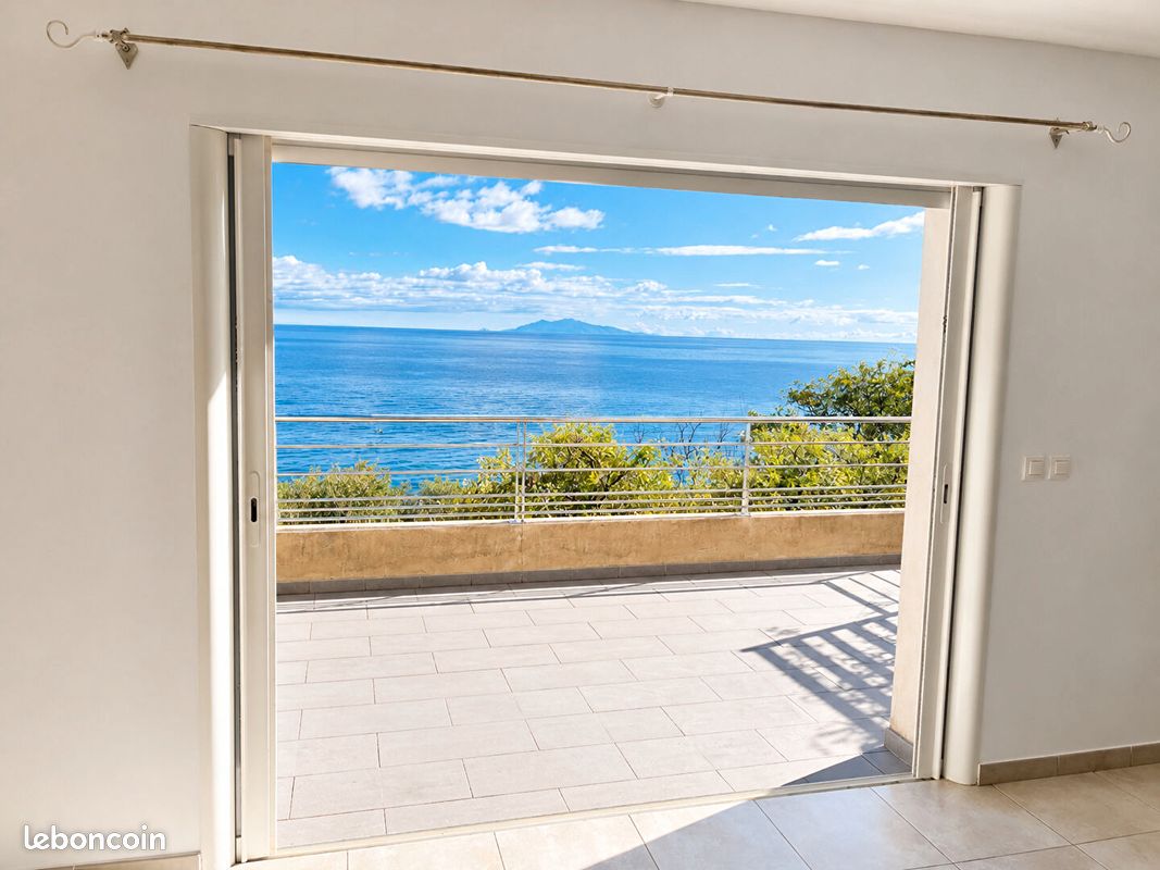 Appartement 3 pièces 82 m² · à San-Martino-Di-Lota · 82 m² · 1 050 €/mois