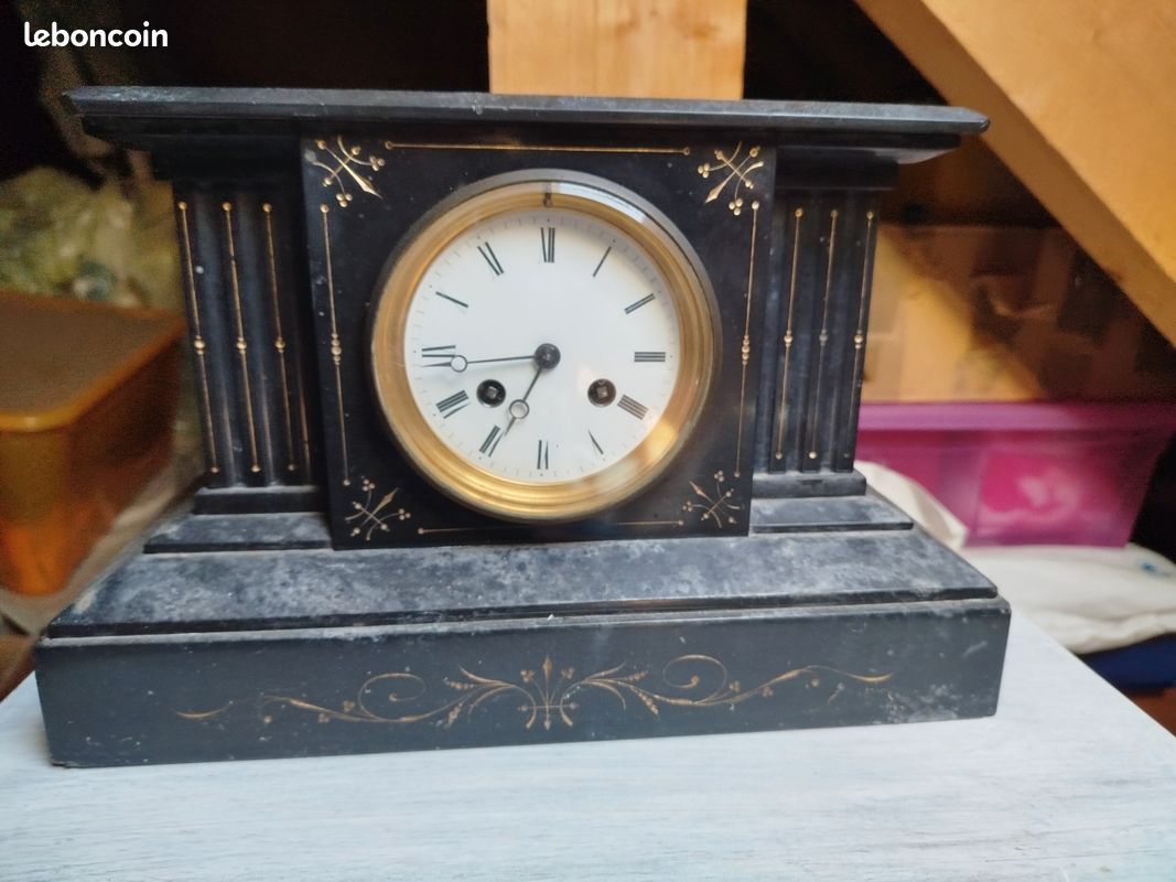 Horloge ancienne en marbre noir (image 1)